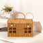 Cesta peque�a de rat�n con forma de casa y tapa